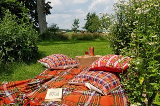 vakantie in eigen tuin